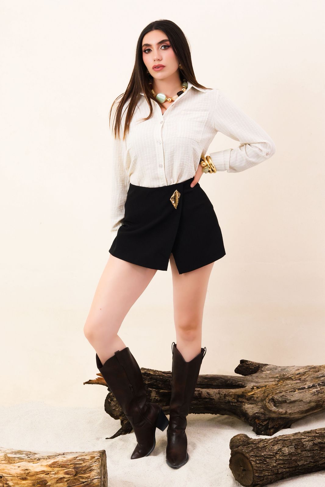 Short/falda con detalle dorado 4661