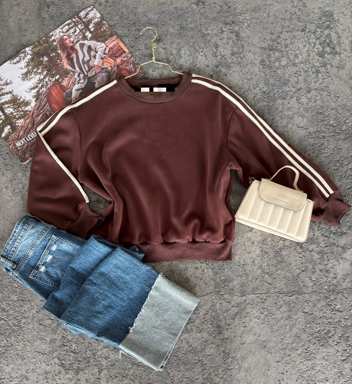 Sudadera con detalle de líneas 4572