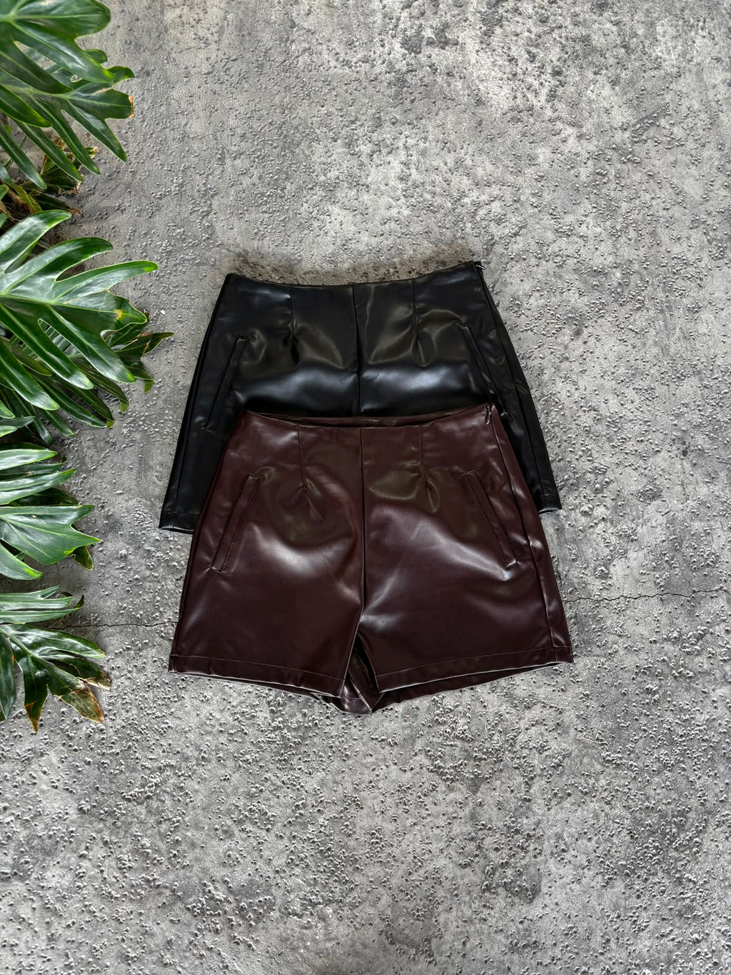 Short vinil 4585