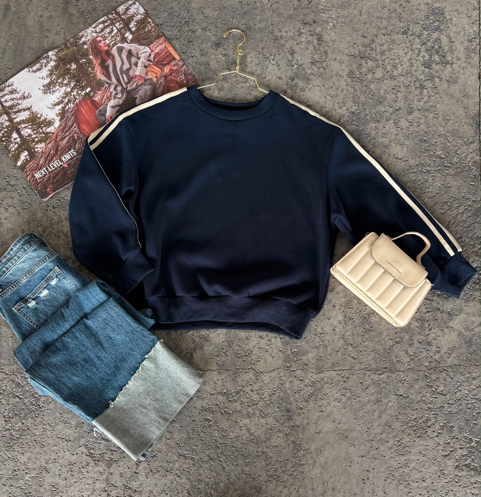 Sudadera con detalle de líneas 4572